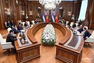 President of Uzbekistan meets with the President of Kyrgyzstan
