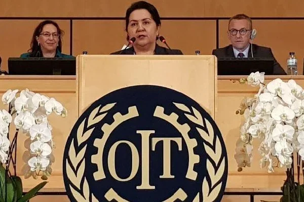 Tanzila Narbaeva speaks at a labor conference in Geneva