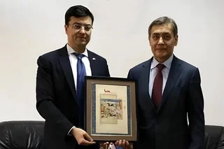 O'zbekiston elchisi ShHT bosh kotibi bilan uchrashdi