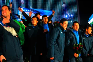 President of Uzbekistan presents Malibu cars to Uzbekistan U-23 squad