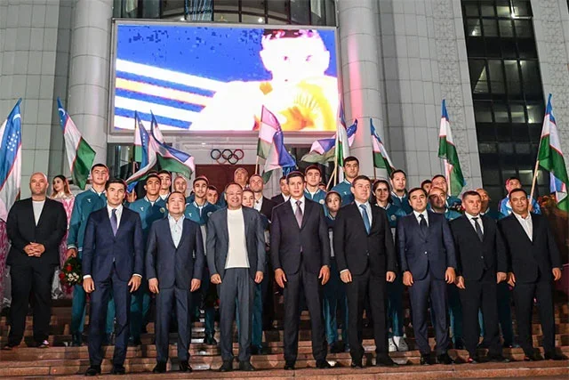 Жаҳон чемпионатларида юқори натижаларга эришган спортчиларга BYD автомобили ва пул мукофотлари топширилди