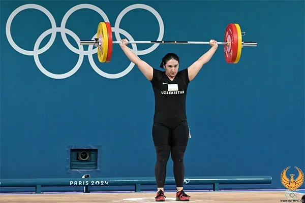 Regina Adashbayeva records a total of 236 kg