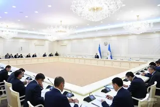 Development of service sector discussed
