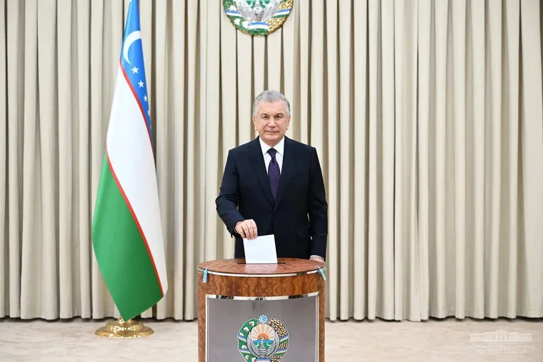 Шавкат Мирзиёев проголосовал на референдуме