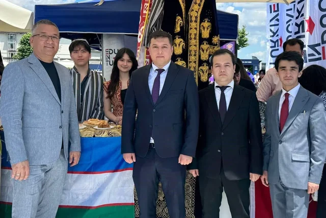 Узбекистан представил национальный павильон на культурном фестивале в Стамбуле