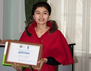 UNDP project awards a group of journalists