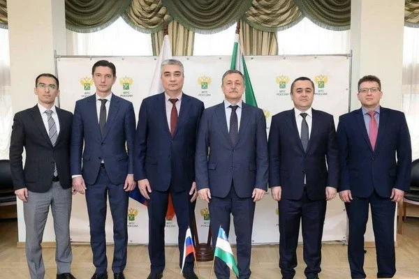 Узбекистан и РФ обсудили сотрудничество в таможенной сфере