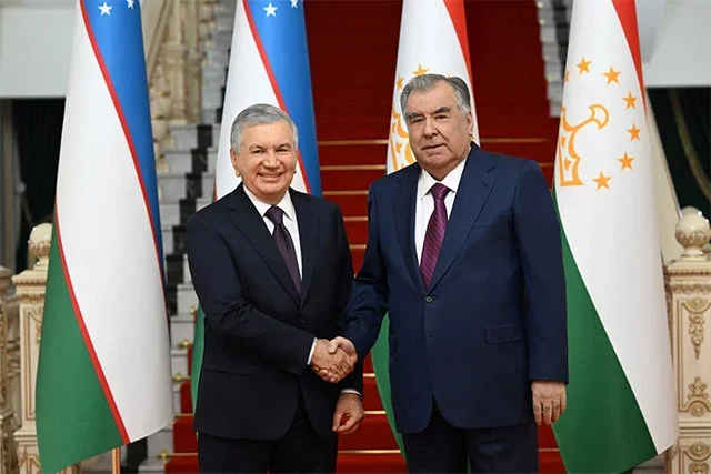 O‘zbekiston va Tojikiston Prezidentlari ikki tomonlama munosabatlarning dolzarb masalalarini ko‘rib chiqdilar