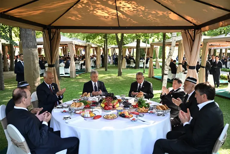 Mirziyoyev Honors Victims of Repression in Tashkent