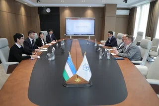 Агентство по развитию фармацевтики Узбекистана обсудило сотрудничество с A Group Electronics в сфере медицинской техники
