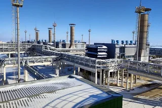 Stable operation of compressor stations, stopped in an emergency, restored