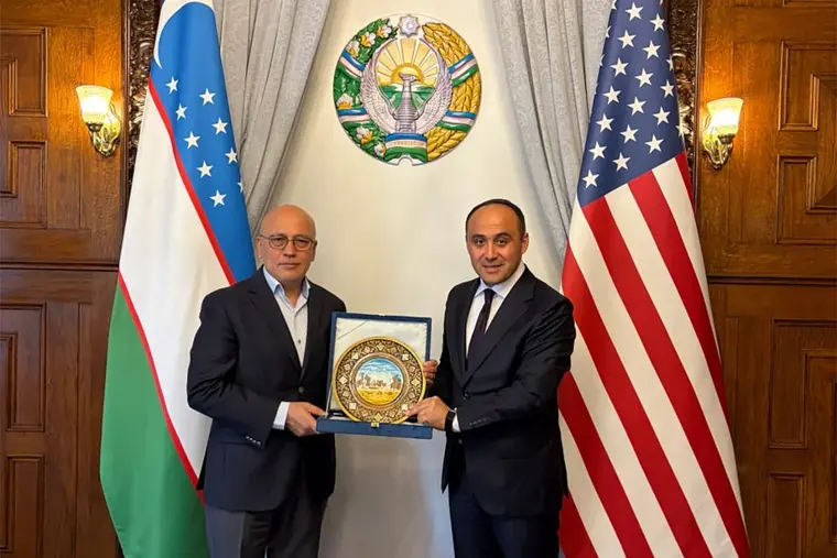 Samarkand Delegation Studies US Healthcare System