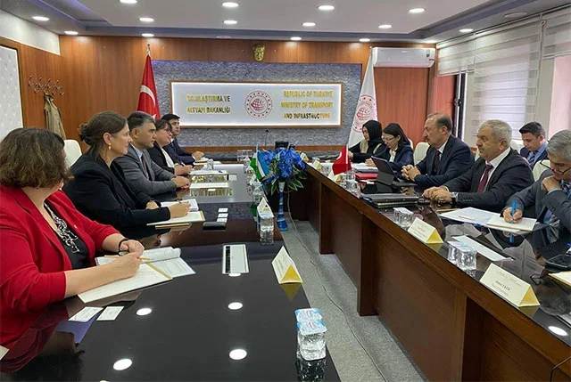 Uzbekistan and Türkiye discuss prospective projects in transport logistics and infrastructure
