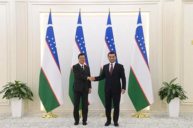 Oʻzbekiston Tashqi ishlar vaziri yangi tayinlangan Yaponiya elchisining ishonch yorliqlari nusxalarini qabul qildi