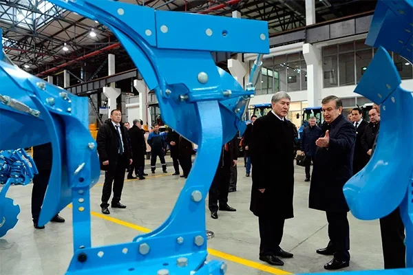 Presidents of Uzbekistan and Kyrgyzstan visit Man Auto-Uzbekistan