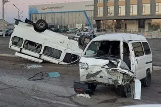 Two cars collided in Almazar district of the capital