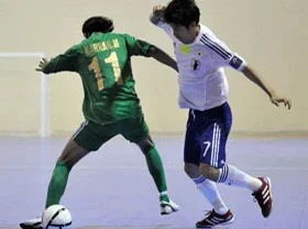 Japan storm into knockout phase
