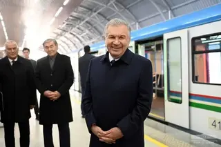 President Shavkat Mirziyoyev becomes acquainted with construction activities in Tashkent Metro