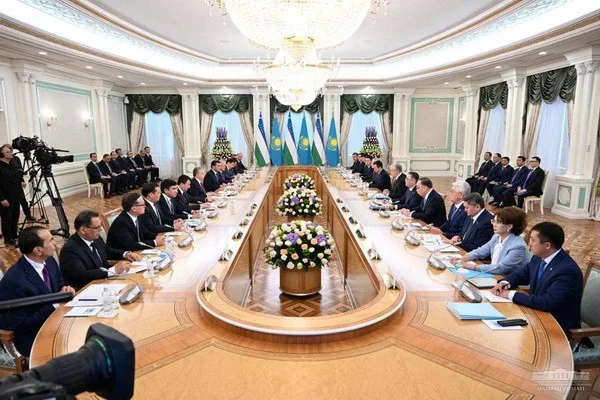 Presidents of Uzbekistan and Kazakhstan hold first meeting of the supreme interstate council