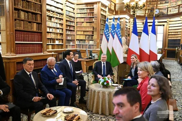 Shavkat Mirziyoyev meets with Chairman of the National Assembly of France