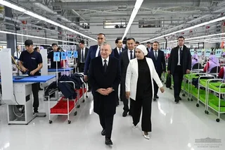 Uzbek President visits a textile company