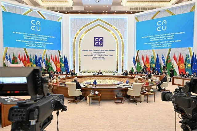 President of Uzbekistan supports negotiation process for resolving the situation in Ukraine