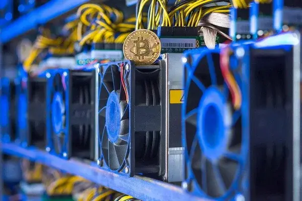 Деятельность по майнингу осуществляется за счет солнечной энергии
