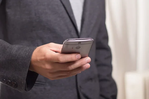 Uzbekistan imported 1.8 million mobile phones in January-June 2024