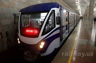 В метро Ташкента пассажирка упала на пути и выжила