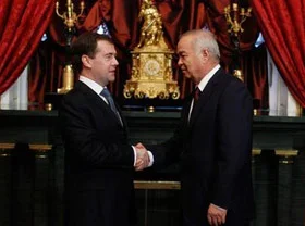 Глава Узбекистана принял участие в саммитах ОДКБ и СНГ
