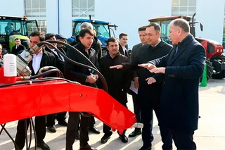 Депутатларнинг жойларга сайёр ташрифи
