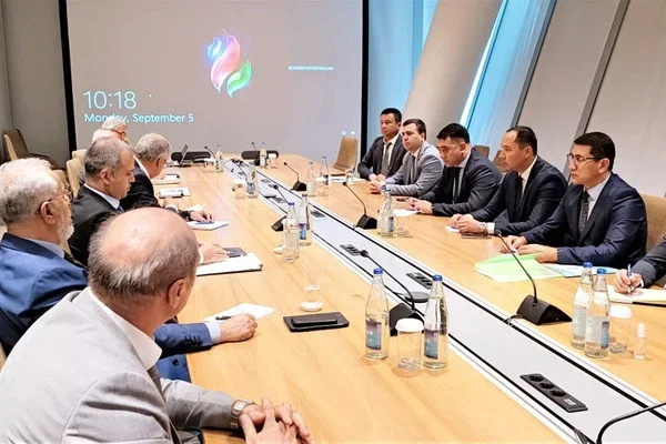 Uzbek specialists study the experience of well workover and the implementation of "risk-service" projects in SOCAR