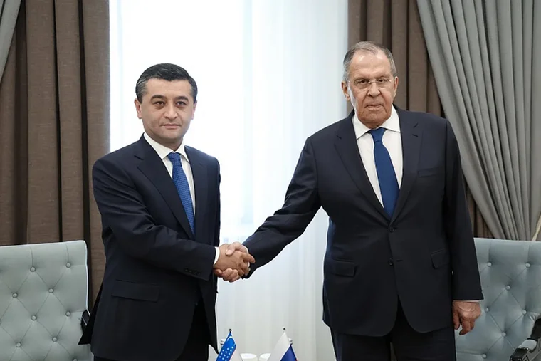 Uzbek, Russian Foreign Ministers Meet in Cholpon-Ata