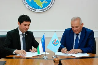 O‘zLiDeP ва “Тараққиёт стратегияси” маркази ўртасида Битим имзоланди