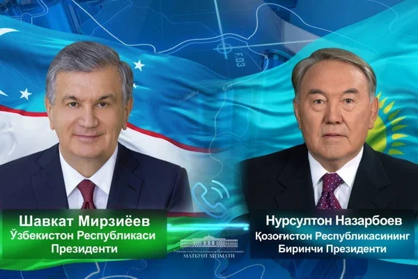 Президент Узбекистана провел телефонный разговор с первым Президентом Казахстана