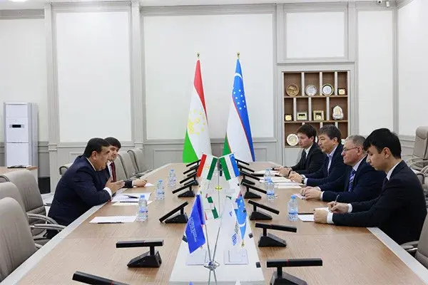 Узбекистан может открыть торговый дом в Душанбе