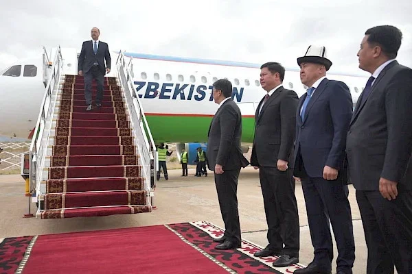 Prime Minister of Uzbekistan Abdulla Aripov arrives in Kyrgyzstan