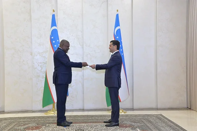 Uzbek Foreign Minister receives the Ambassador of Angola