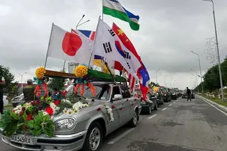 В Намангане проходит 61-й международный фестиваль цветов