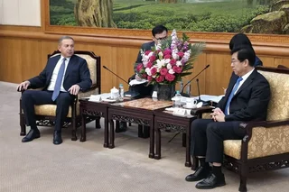 Navoi Delegation Studies China’s Anti-Desertification Efforts