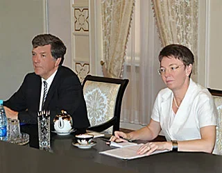 Patricia Flor holds talks at Uzbekistan's MFA