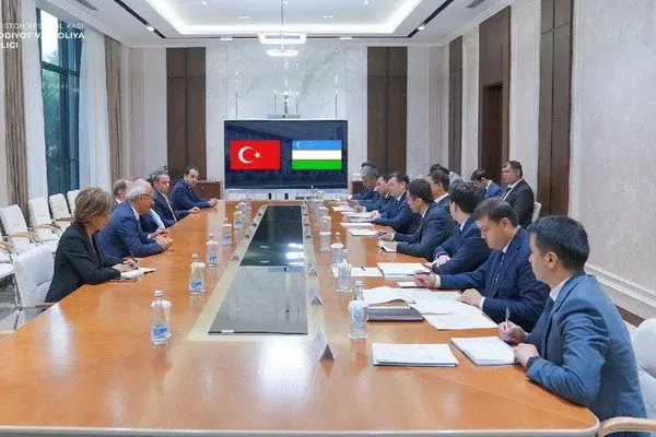 Jamshid Kuchkarov meets with representatives of Kalyon Holding and Cengiz Holding