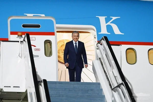Shavkat Mirziyoyev arrives in Dubai on a working visit