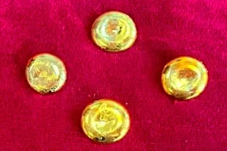 Citizen, attempting to smuggle four gold ingots out of the country, arrested