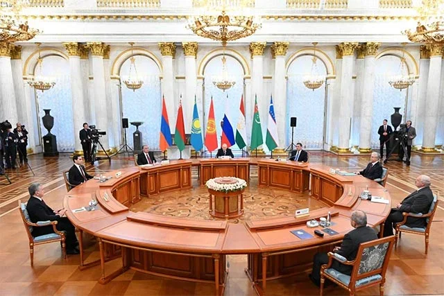 Oʻzbekiston Prezidenti MDH davlatlari rahbarlarining norasmiy uchrashuvida ishtirok etdi