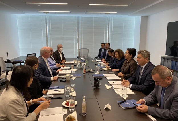Uzbek delegation holds a briefing with USCIB