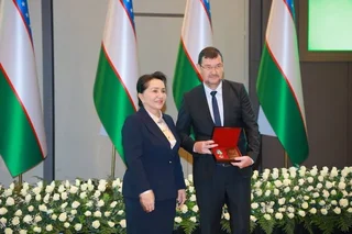 Она ва бола саломатлиги марказининг 50 йиллигига бағишланган конференция