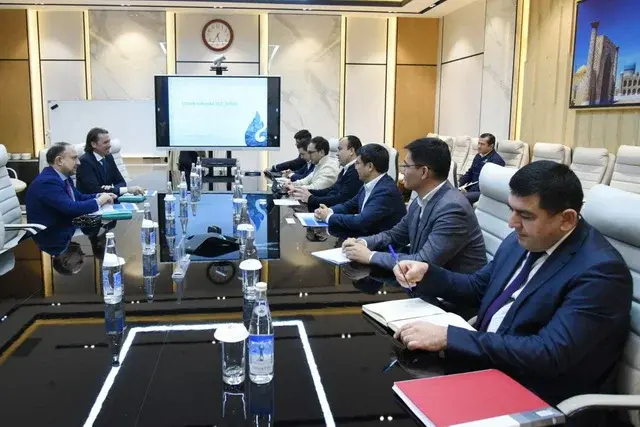«Ўзбекнефтгаз» ва «Ўзкимёсаноат» ADCB билан ҳамкорликни кенгайтириш масалаларини муҳокама қилди