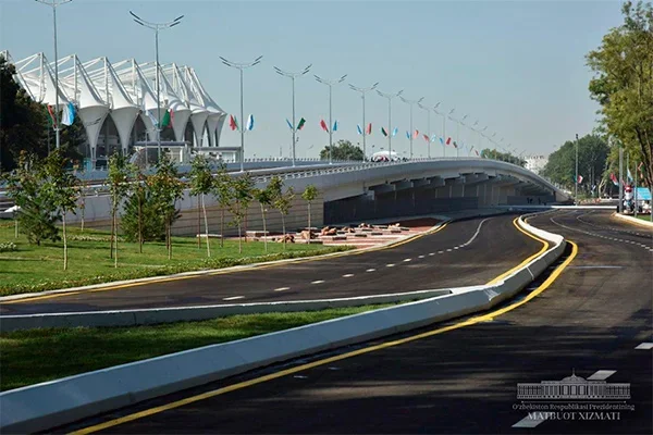 Uzbek President opens bridge in Tashkent