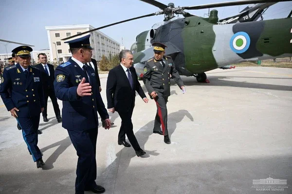 Uzbek President visits the Higher Military Aviation School